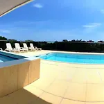 Daire Days And Poolside Relax