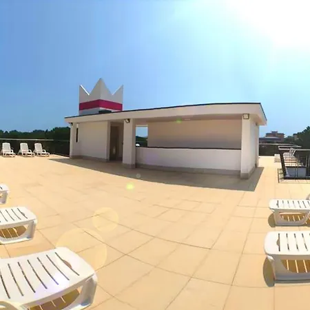Days And Poolside Relax Appartement